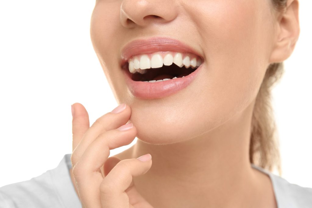 Is dental bonding the same as veneers?